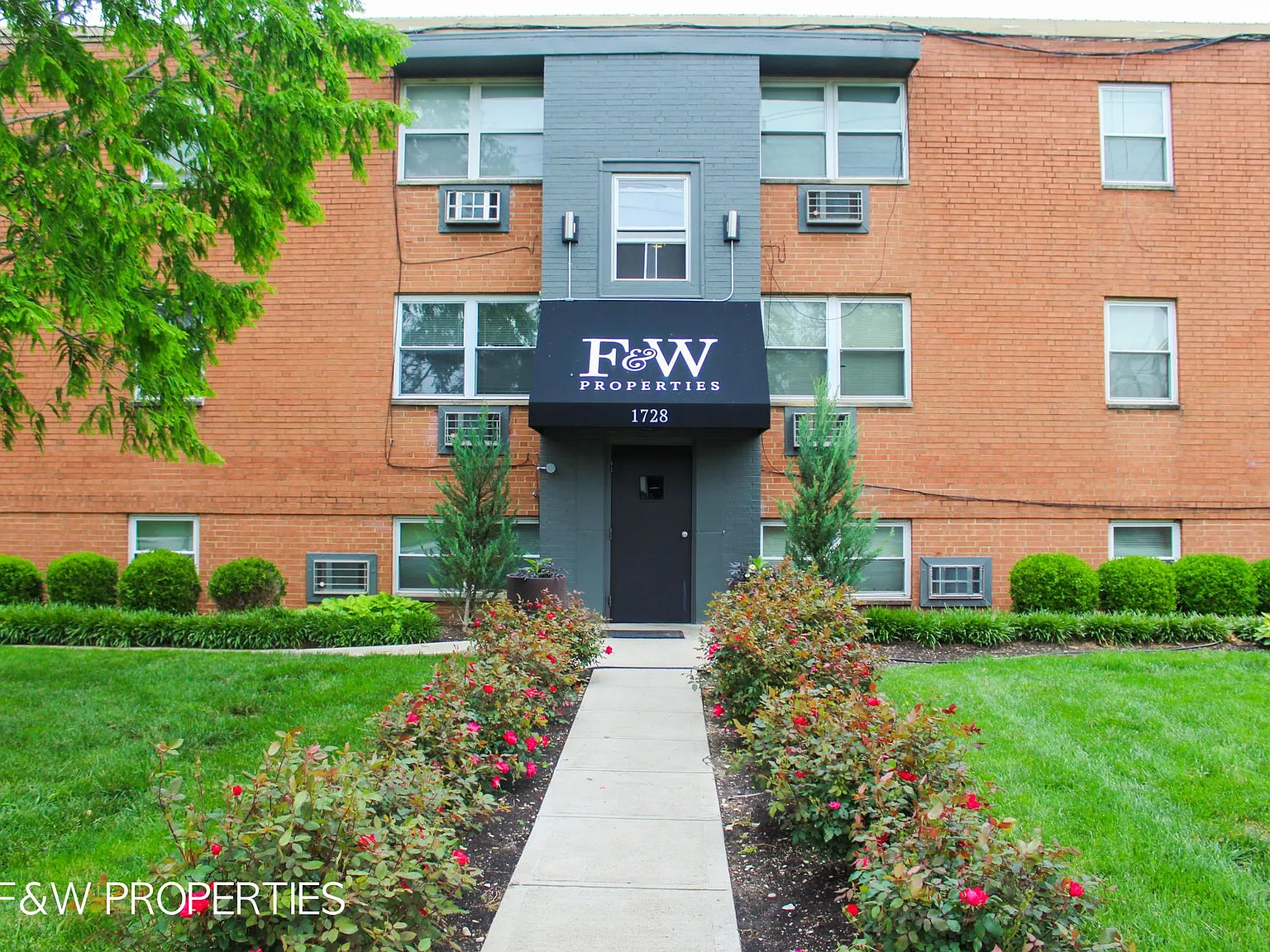 LongView Apartments — Photo 1