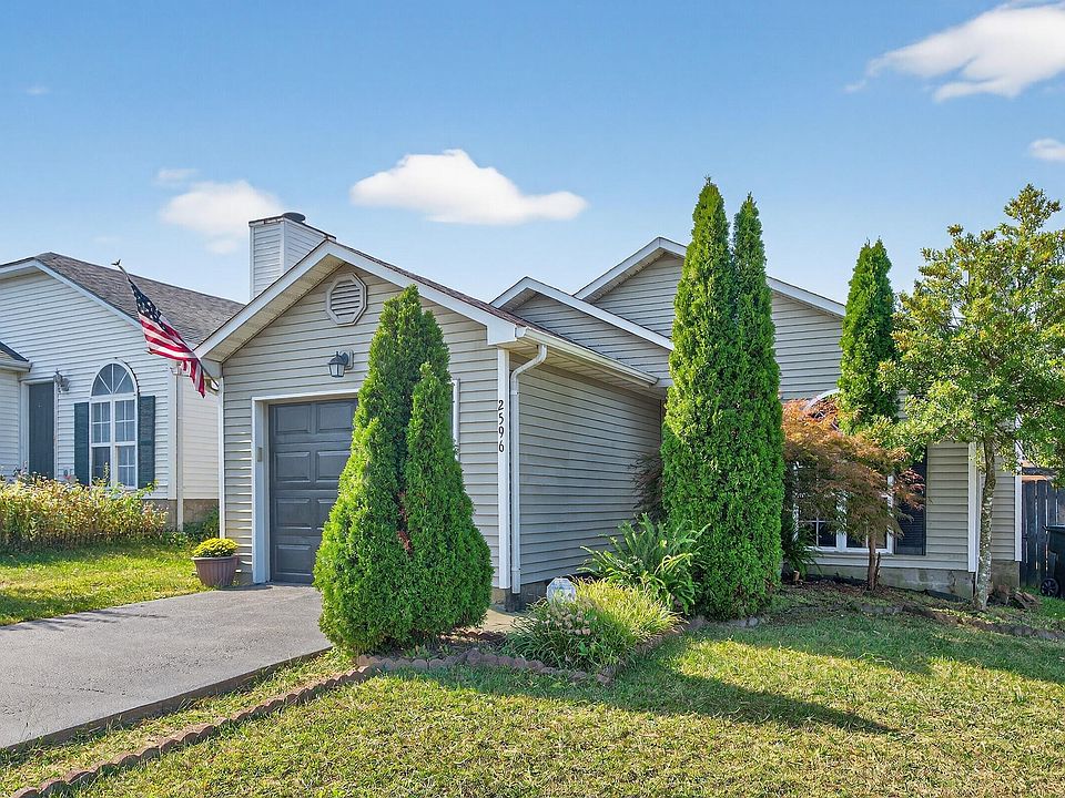 1st image of 2596 Woodhill Dr
