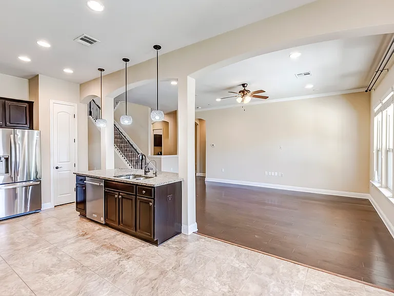 16009 Jeffs Ln — Photo 17