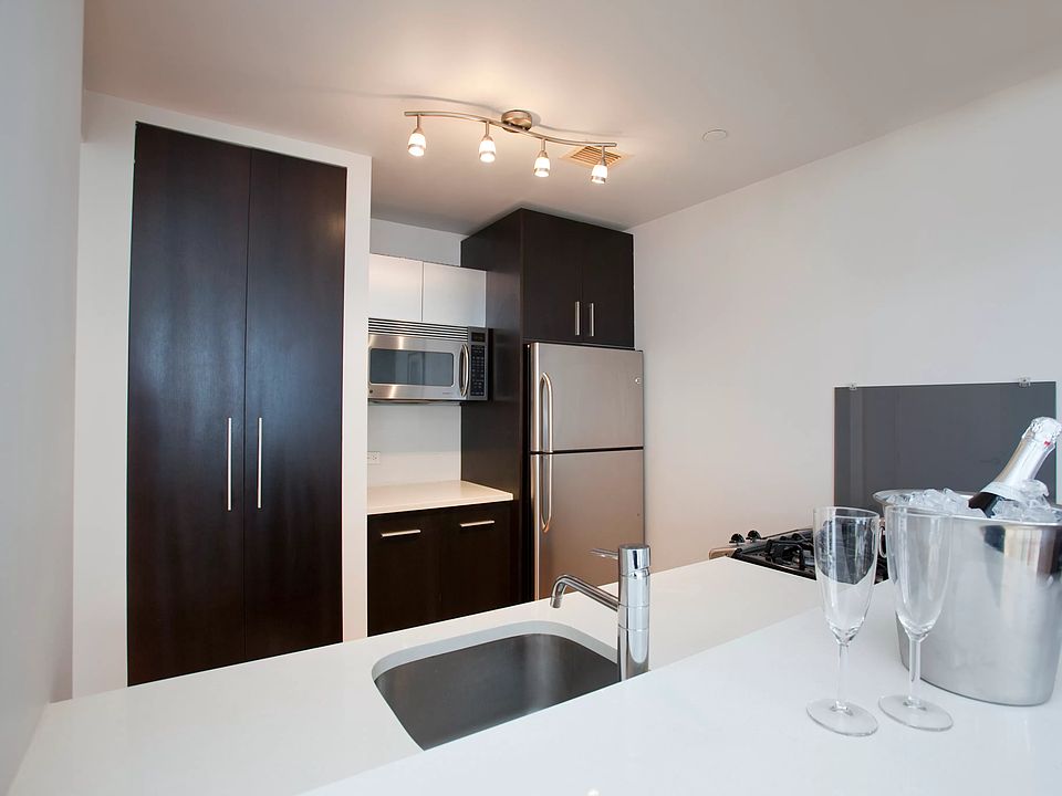 1st image of 13-11 Jackson Ave #6C