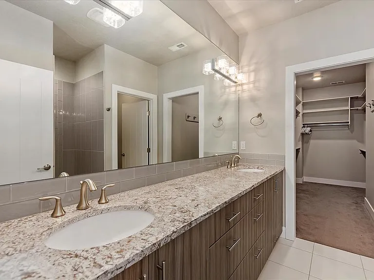1421 E Lone Creek Dr — Photo 27