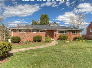 1078 Highland Dr, Saint Albans, WV 25177