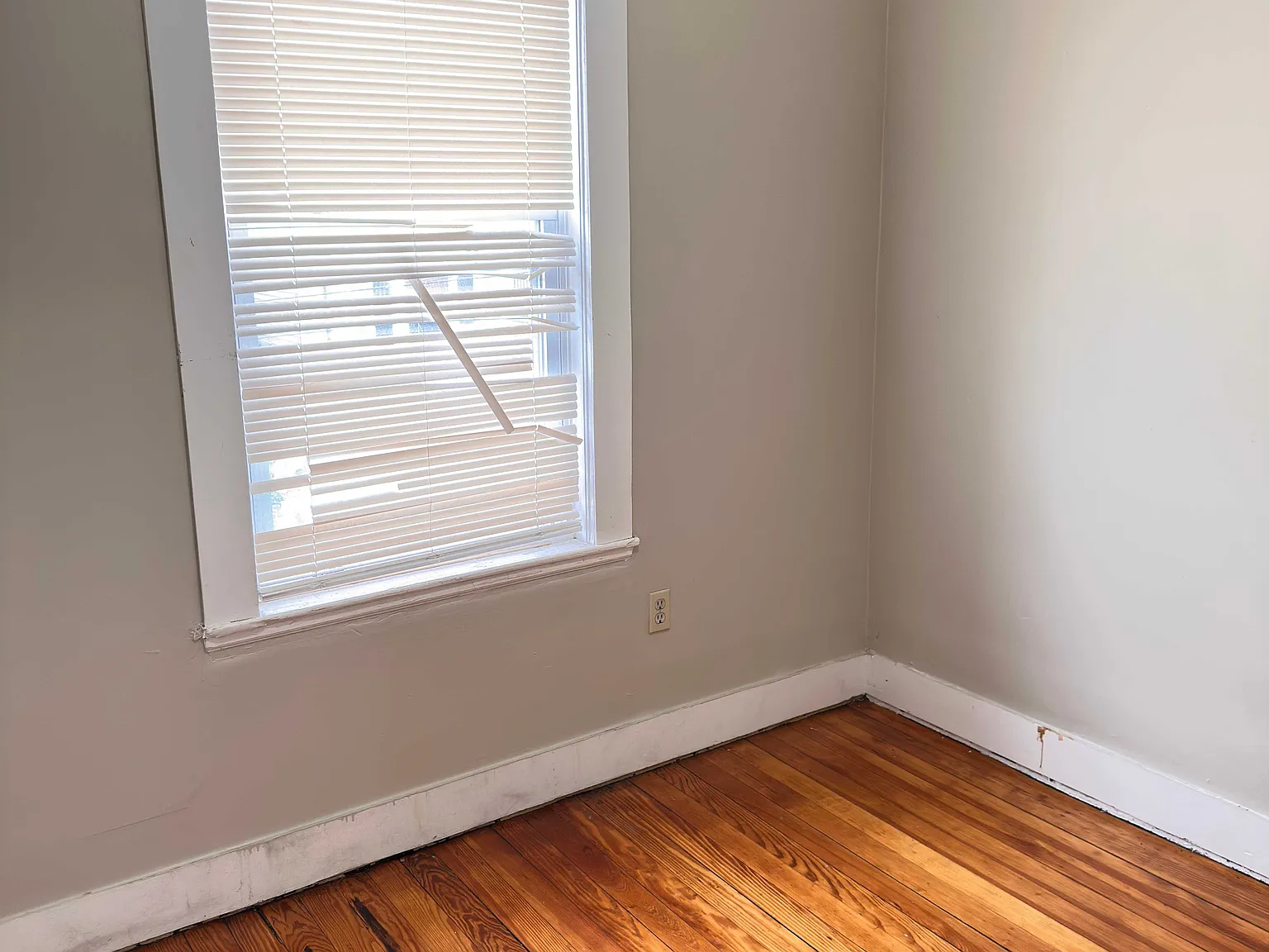 4 bed, $3,300 — Photo 4