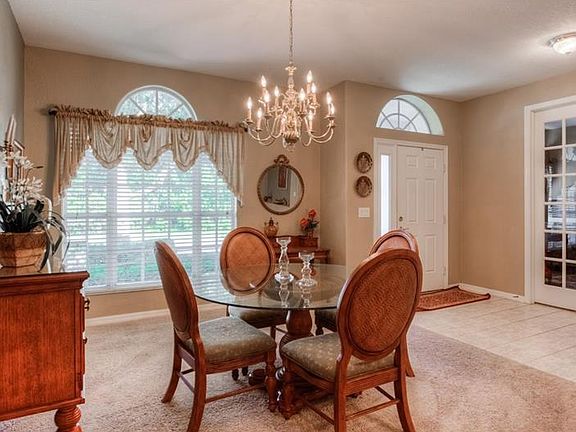 3rd image of 2715 Beech Grove Ln