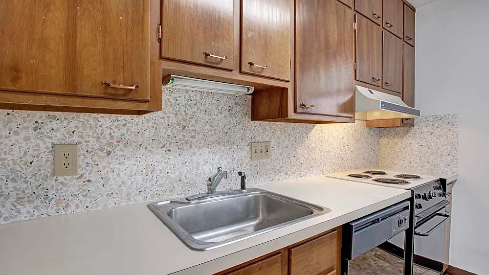 Corliss Apartments — Photo 2