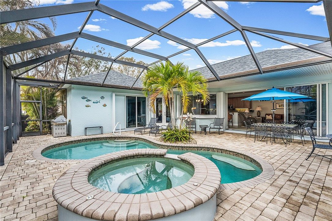 224 Oak Hammock Cir SW