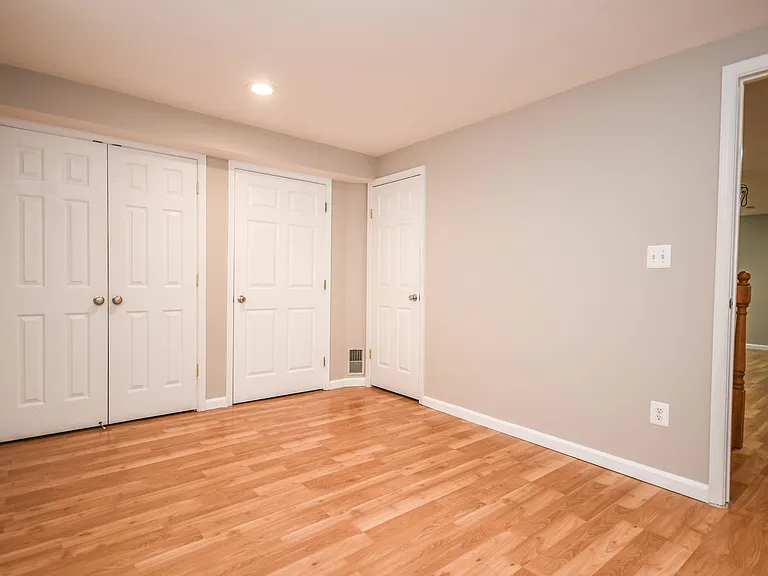 9627 Locust Hill Dr — Photo 30