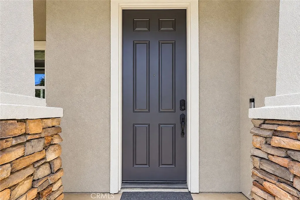 5 bed, 5.5 bath, 4080 sqft, $4,700 — Photo 2
