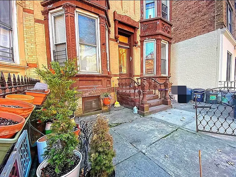 256 12th St #2R — Photo 11