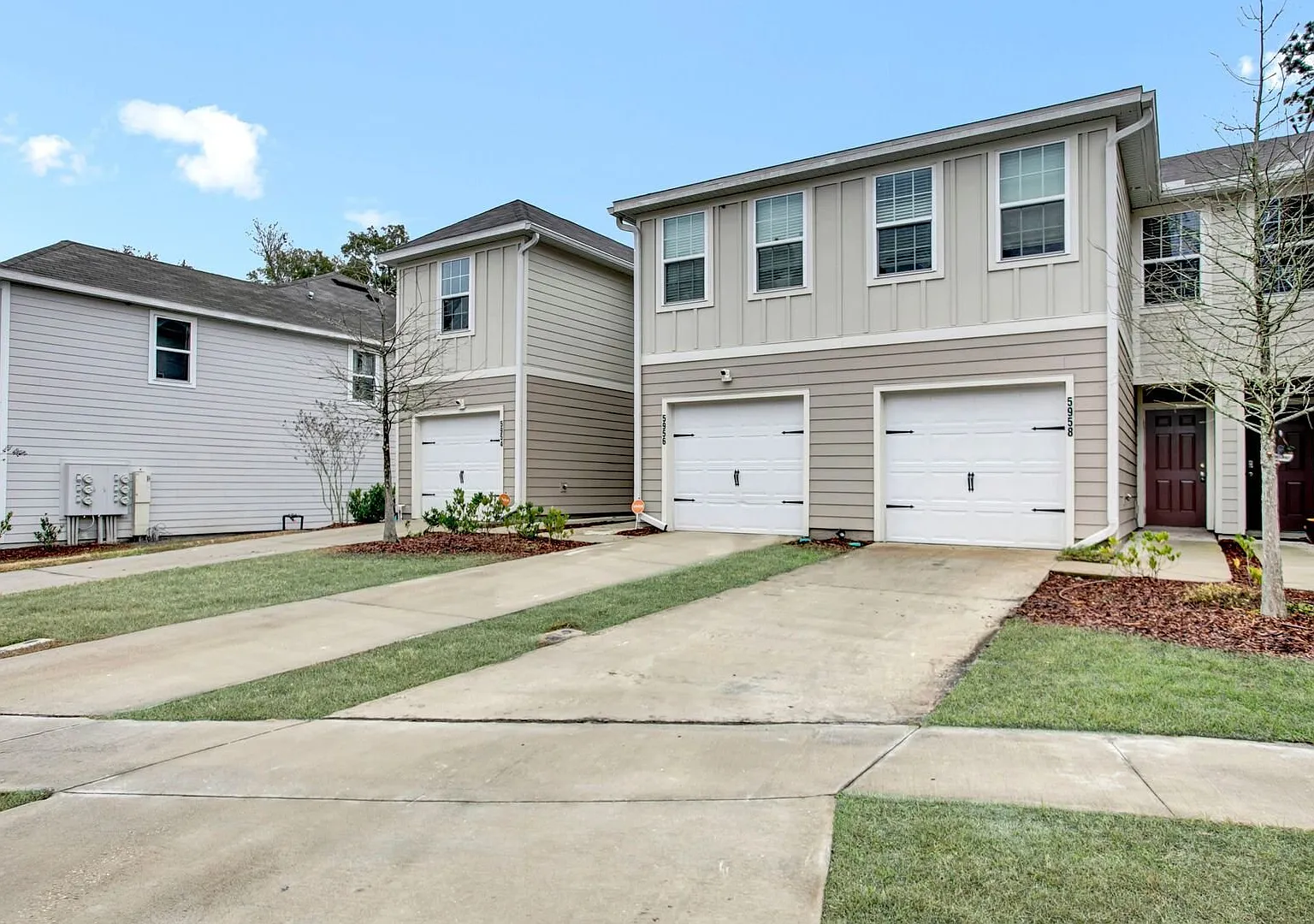 Westside 3/2.5 Townhome in Newly Developed Community || Move in Ready with Lawn Care Included! — Photo 1