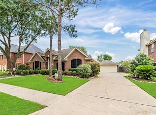 1509 Pine Grove Ln, Pearland, TX 77581