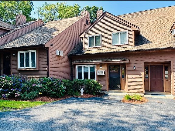 2nd image of 6 Casablanca Ct Unit 6