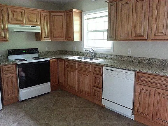 1603 Hope Way — Photo 2