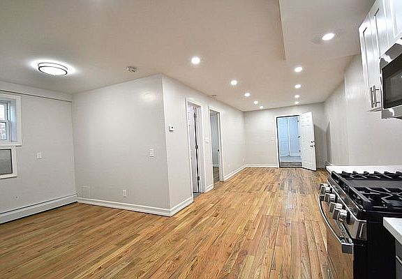 4th image of 2519 Woodhull Ave #A