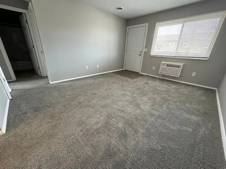 3906 W Sylvania Ave — Photo 36