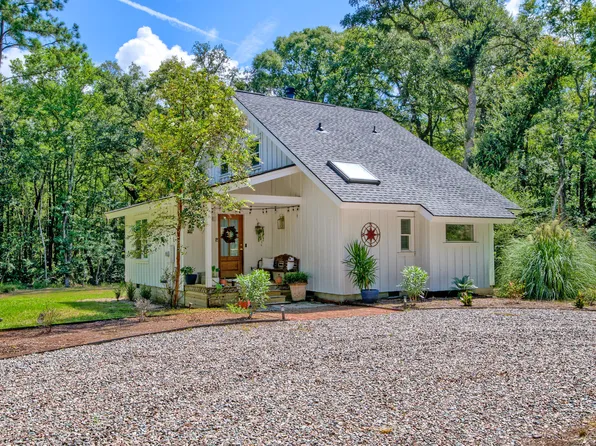 5261 Chisolm Rd, Johns Island, SC 29455