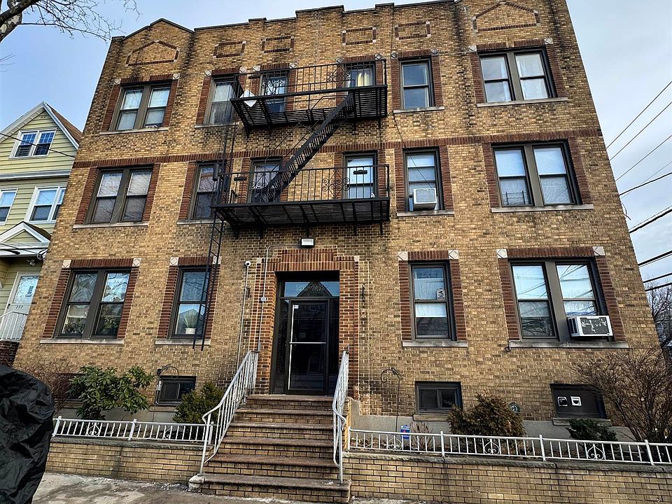 1st image of 250 Avenue B #3