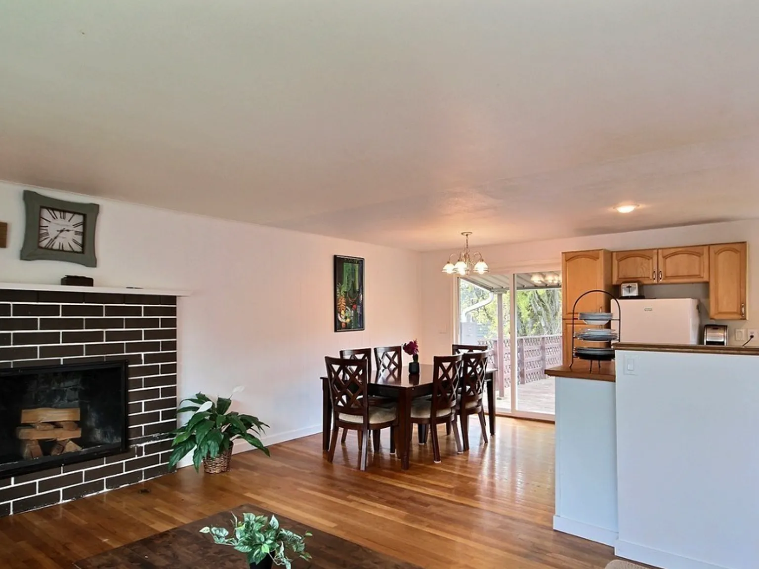 2 bed, 1020 sqft, $2,000 — Photo 2