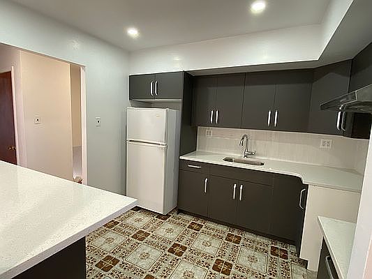 1st image of 164 Bay 46 St #3