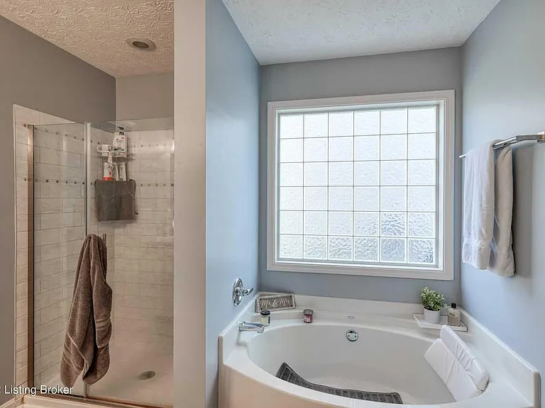 10713 Elkington Ln — Photo 13