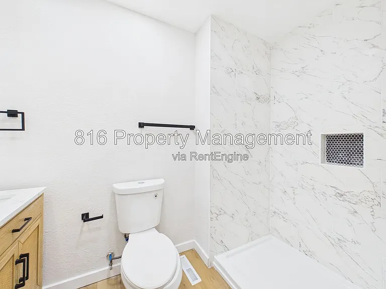 9524 Manning Ave — Photo 17