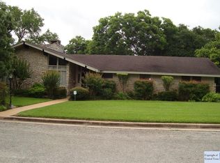 1520 Gardien St, Gonzales, TX 78629