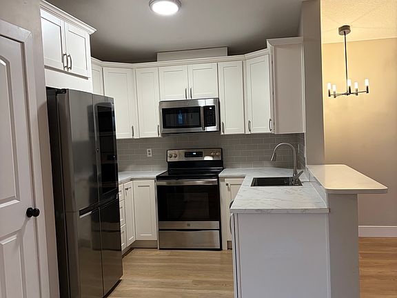 3rd image of 162 Las Palmas Ln