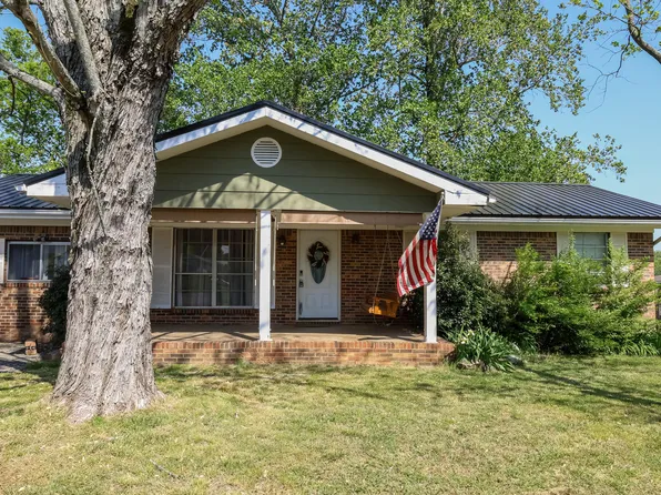 549 Pinewood Cir, Fort Oglethorpe, GA 30742