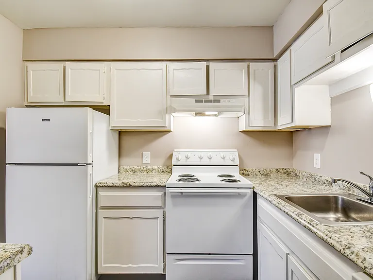 Fox Hunt Apartments — Photo 20