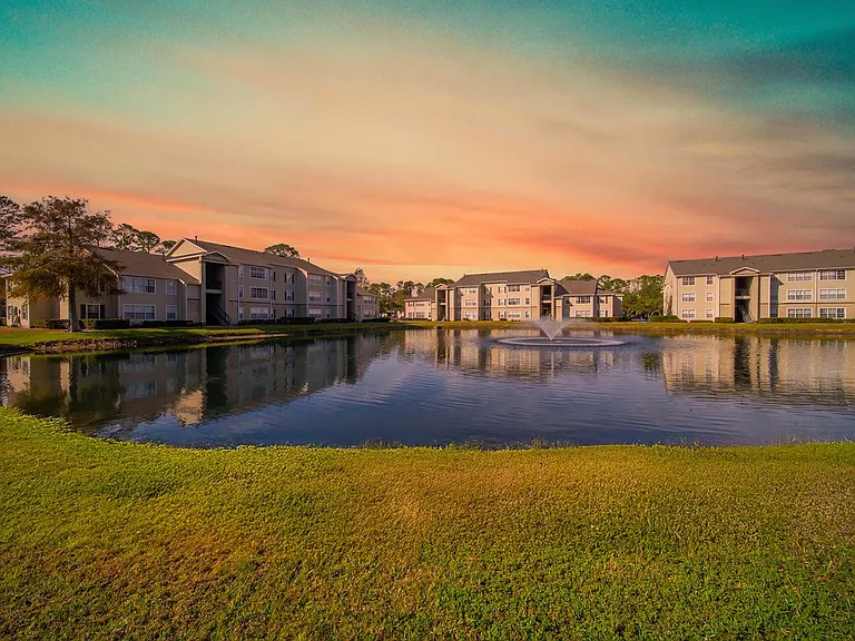 Coastline Cove Apartment Homes — Photo 45