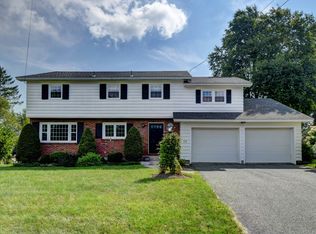 53 Adelaide Ave, Pittsfield, MA 01201