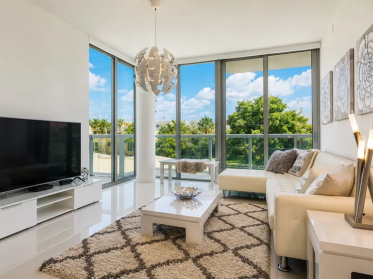 9940 W Bay Harbor Dr #4S — Photo 1