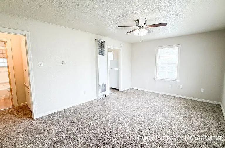512 39th St — Photo 3