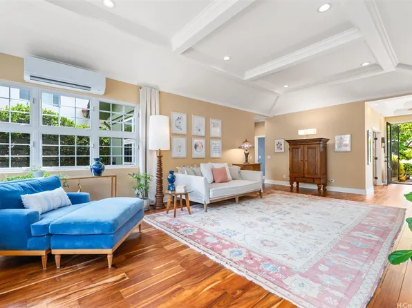 114 Kokololio Pl, Honolulu, HI 96821