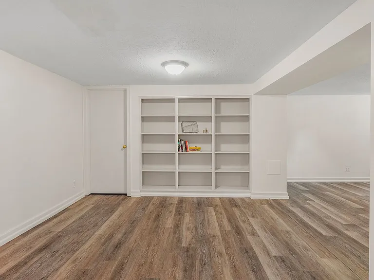 408 W 25th Ave — Photo 27