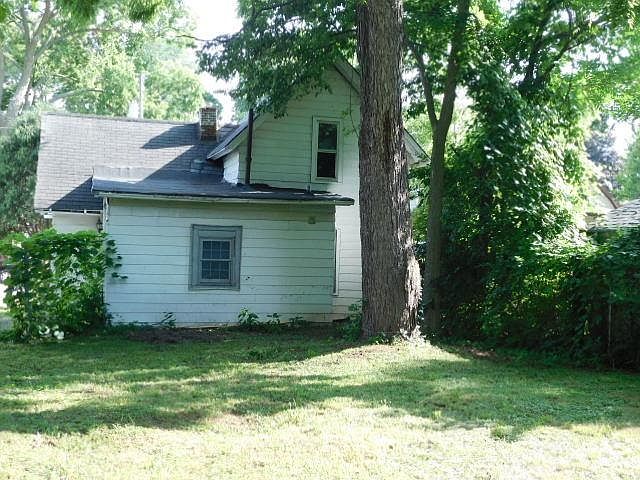 2nd image of 725 Island Ave