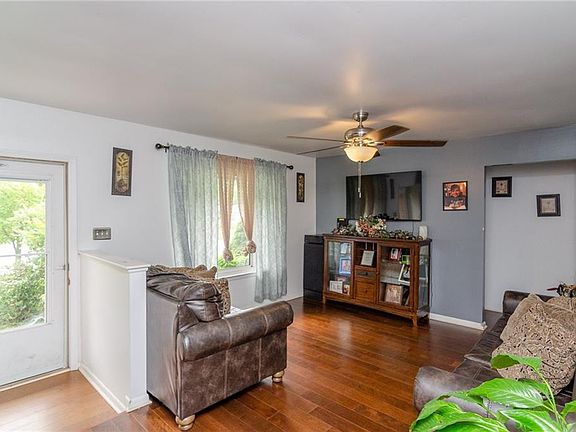 2nd image of 11135 Sedlak Ln
