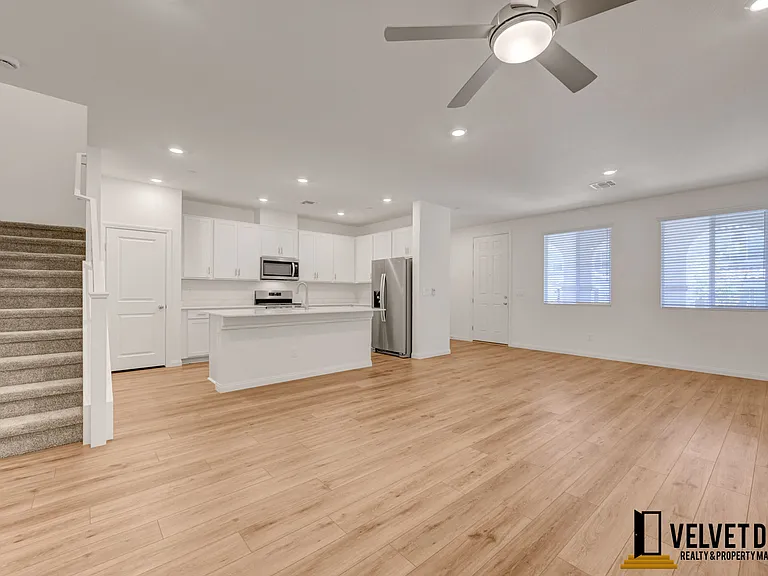 2725 Luzzi Walk #1 — Photo 4