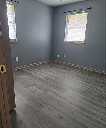 5th image of 2820 Jackson Blvd
