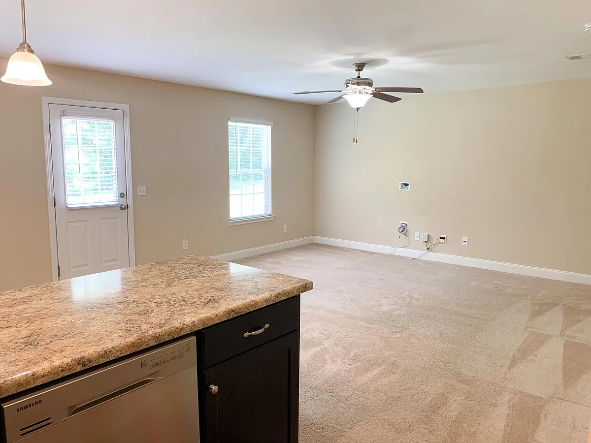 Building Photo - 110 Ristona Dr