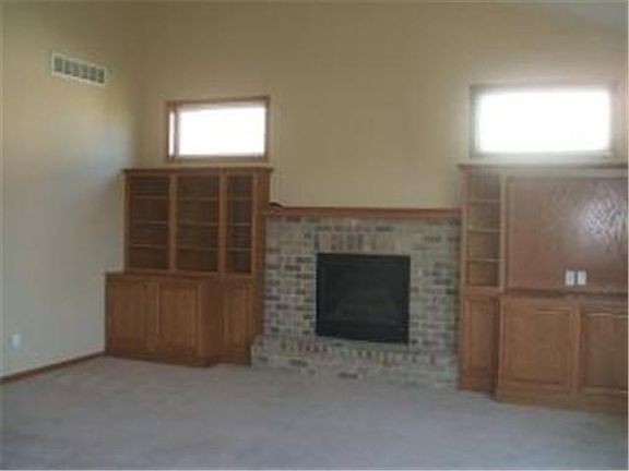 3rd image of 1123 Park Lane