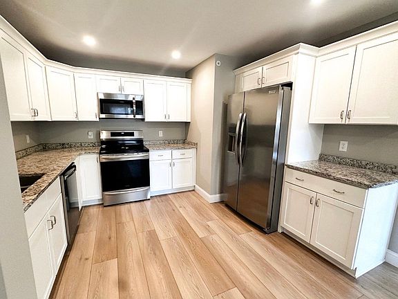 3rd image of 109 Church St #14