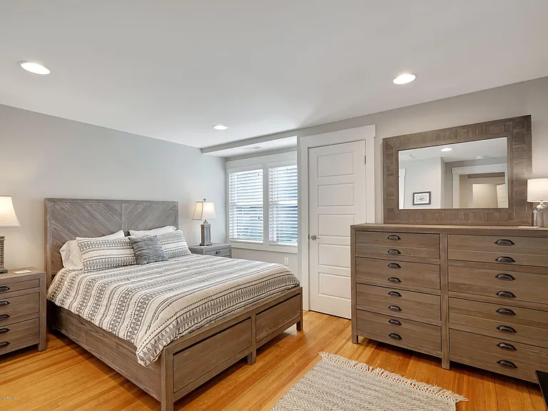 172 Osborne Ave — Photo 16