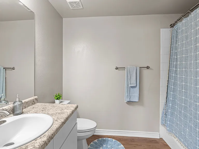 2 Bedroom