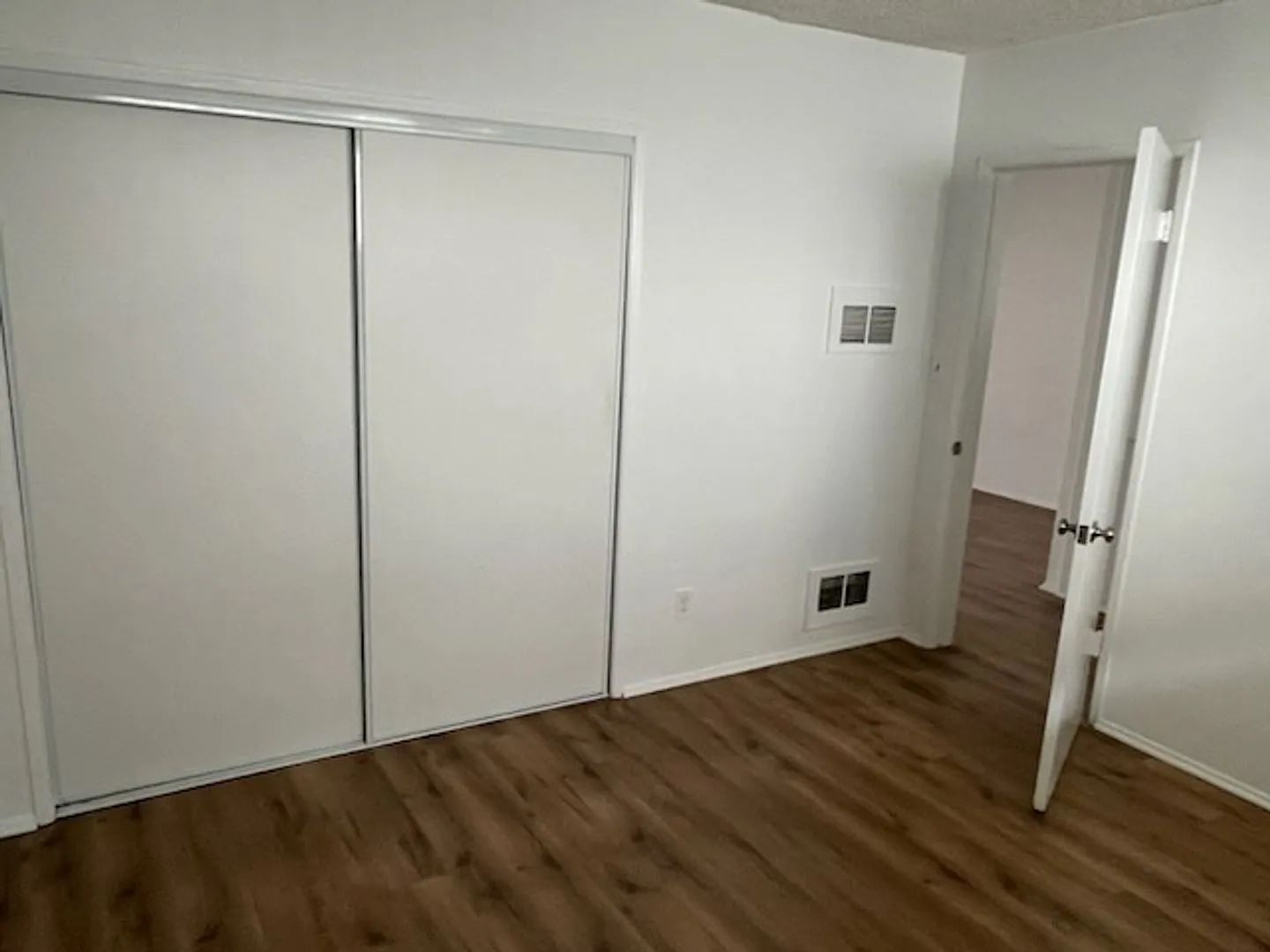 Apt 1970 Beachwood (Rso) — Photo 2