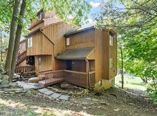 4 Village Way UNIT 1, Vernon, NJ 07462