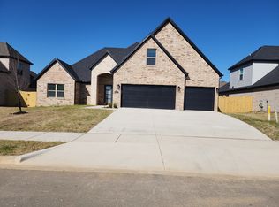 2700 Blustery Dr, Bentonville, AR 72713