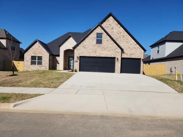 2700 Blustery Dr, Bentonville, AR 72713