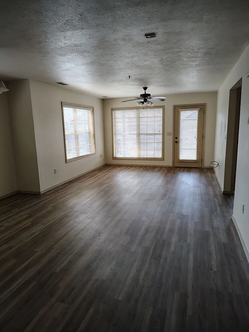 Condo for rent — Photo 1
