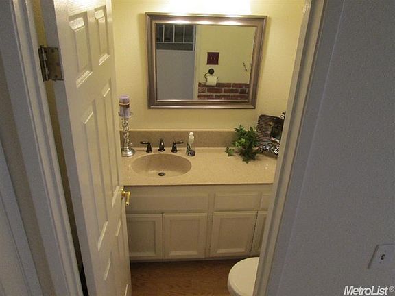 1/2 bath